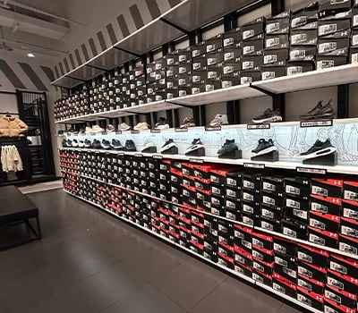 Trasformare la vendita al dettaglio di calzature: marchi come Adidas, Clarks, SKECHERS, ANTA, FIL...